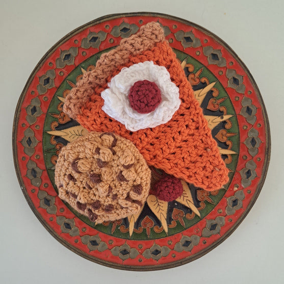 Kürbiskuchen, Schokoladenkekse und Kaki
4