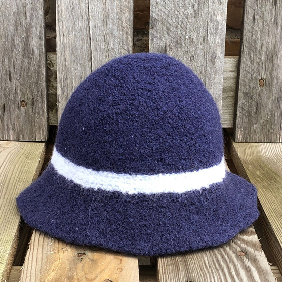 Downtown - Gestrickter Schlapphut
2