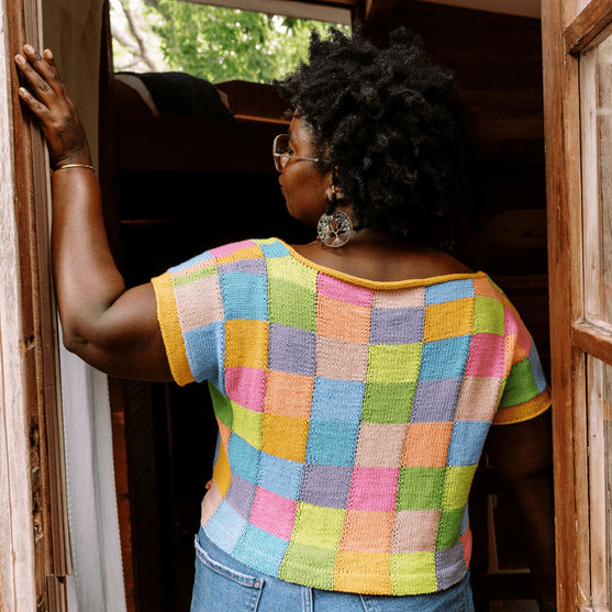 Suncatcher - T-Shirt mit Karree-Ausschnitt und Intarsien
6