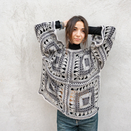 Lace Embrace - Pullover
4