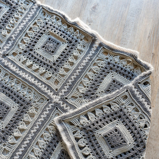 Lace Embrace - Pullover
10