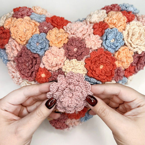 Blooming Heart - Kissen
2