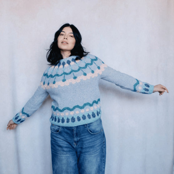Whim - Farbmuster-Pullover
3