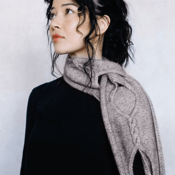 Isley - Zopfschal mit Ajourmuster
1