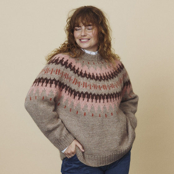 Dorthea - Pullover mit Rundpasse
5
