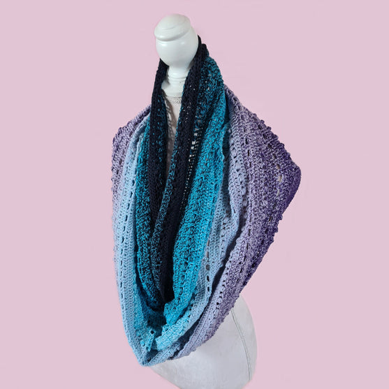 To the Moon and Back Schal
2