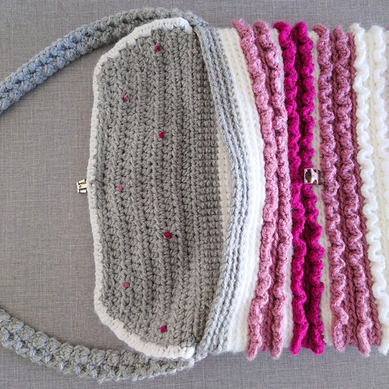 Love Fest - Schultertasche
5