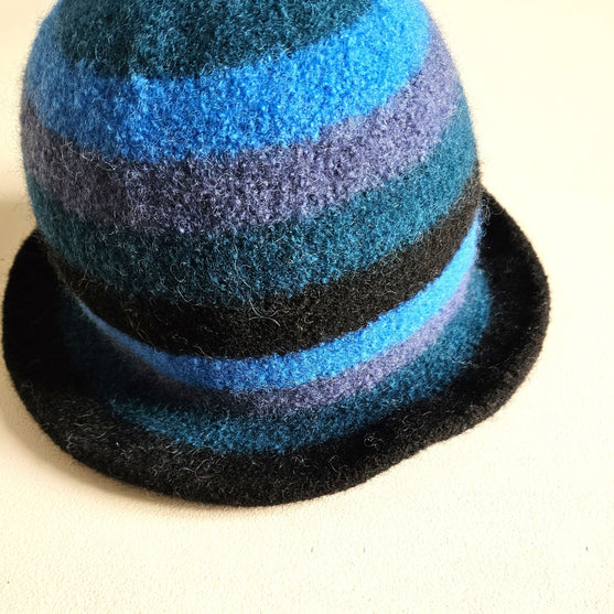 My Hat - Gestreifter Hut
4