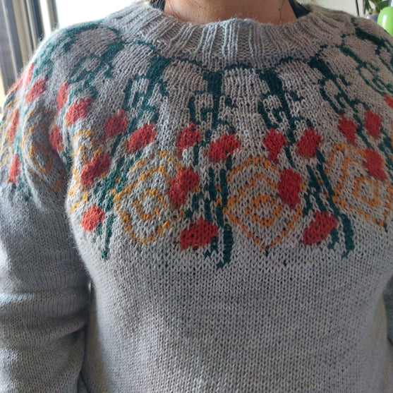 Autumn Berries - Pullover
4