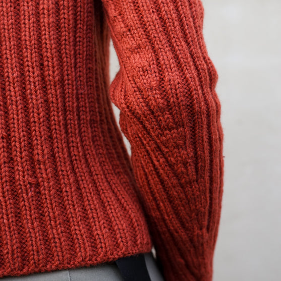 Copper Crest - Pullover
10