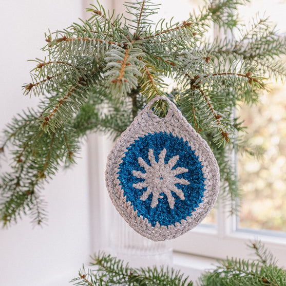 Shiny Bauble - Weihnachtsdekoration
2