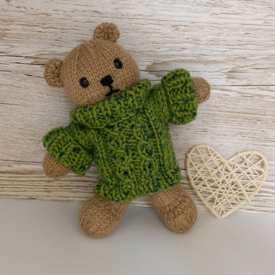Bear in Sweater
7