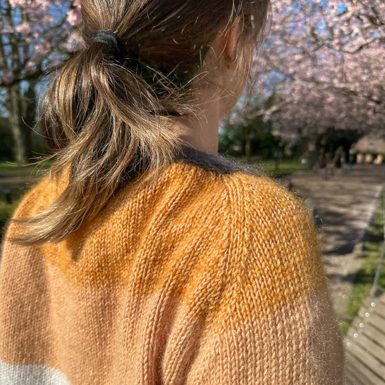 Brede Striber - Kurzer Cardigan
4