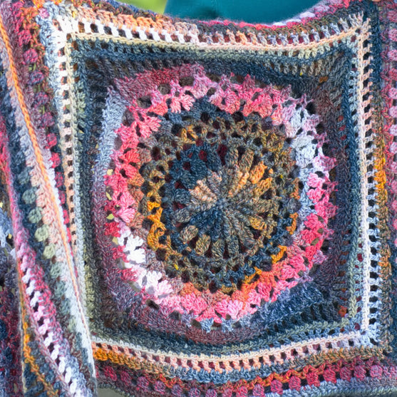 Aura Vibes - Poncho
12