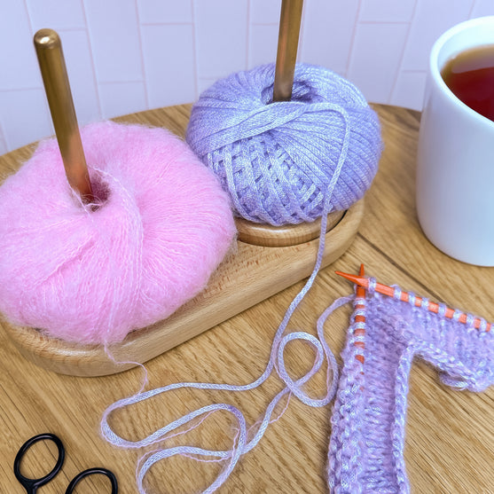 Duo-Wollabwickler aus Holz - Hobbii
6