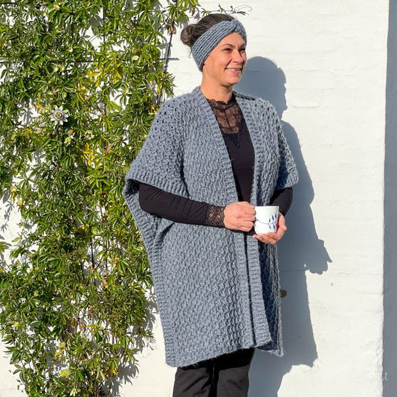 Fluffy Hygge - Poncho
5