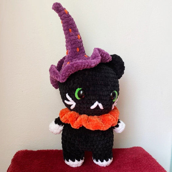 Willow - Halloween-Katze
3