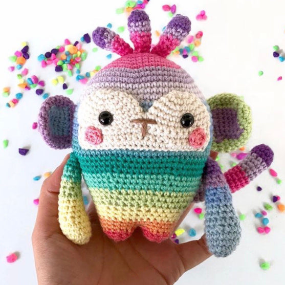 Regenbogen Äffchen - Amigurumi
2