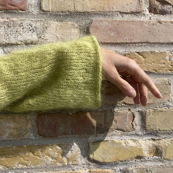 Summer Lotus - Pullover
8