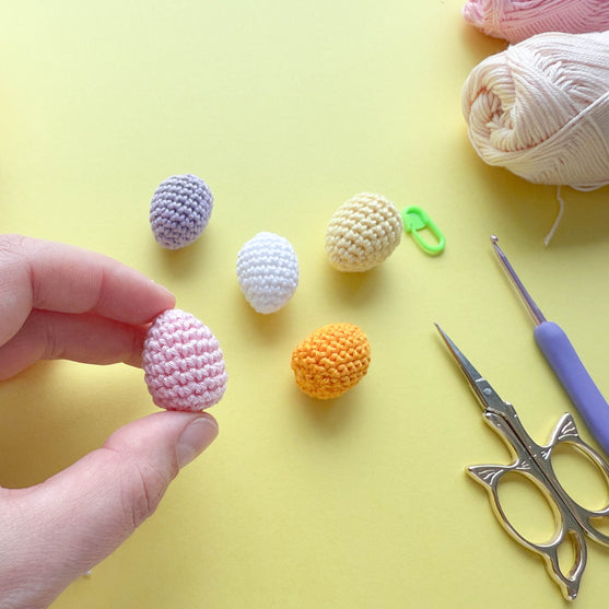 Huhn - Oster-Überraschungsei
4