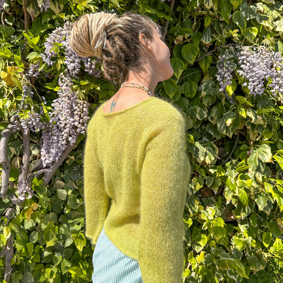 Summer Lotus - Pullover
11