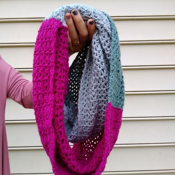 Nutcracker - Schlauchschal
2