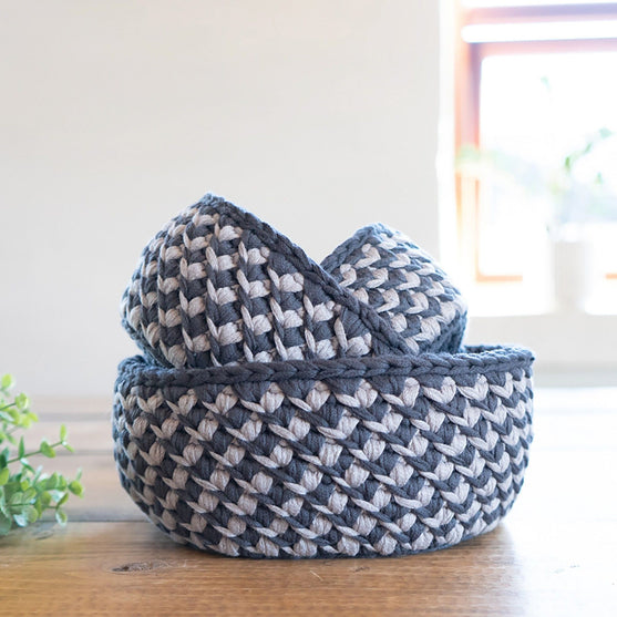 Oblique Lines Stripes - Körbchen
3