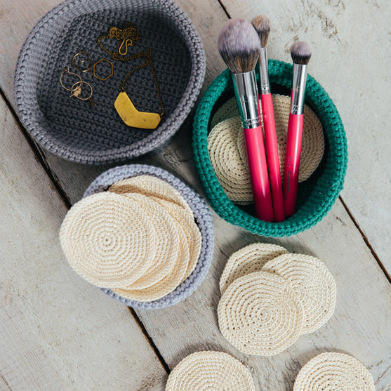 Abschmink-Pads und Make-up-Körbchen
2