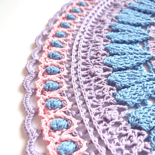 Gwendolyne - Zierdeckchen
3