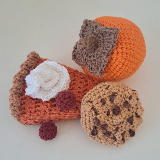 

Kürbiskuchen, Schokoladenkekse und Kaki
1