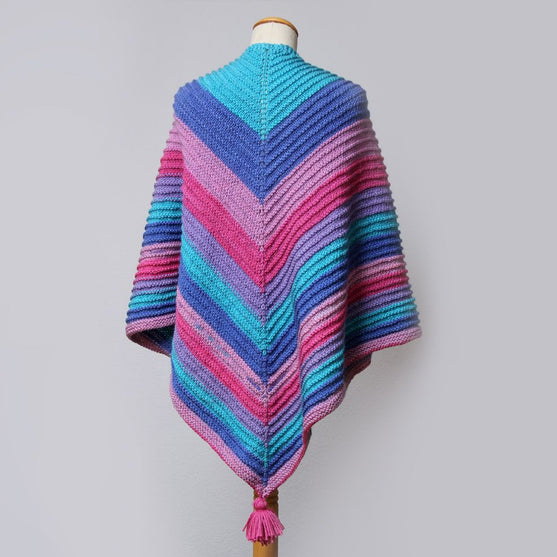 

Gestricktes Dreieckstuch mit Rillen-Muster
1