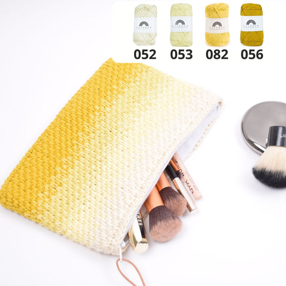 

Gehäkeltes Kosmetik-Etui - Ton in Ton
4