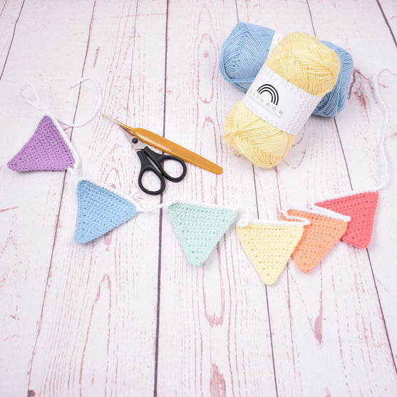 

Rainbow Mini Wimpelranke
1