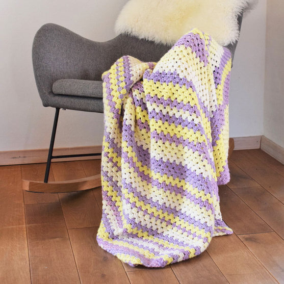 

Granny quer - Sofadecke
2