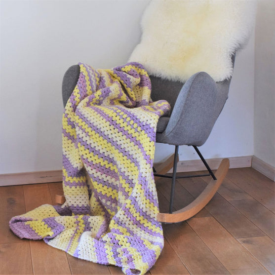

Granny quer - Sofadecke
3