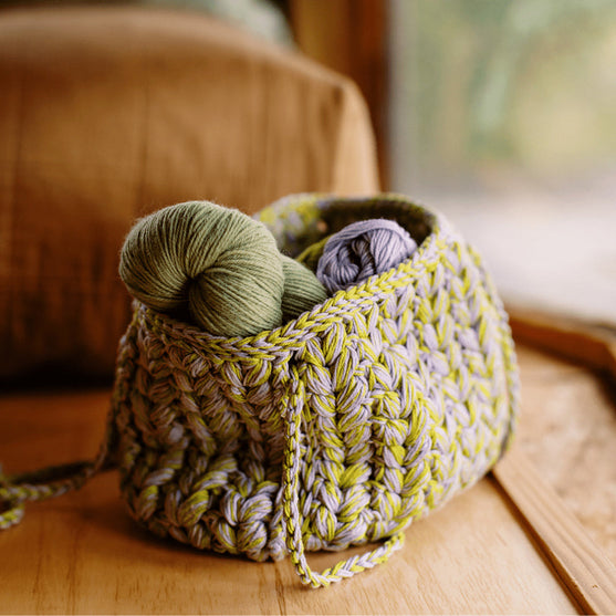 

Vitreous - Tasche aus Puffmaschen - Häkelset
2