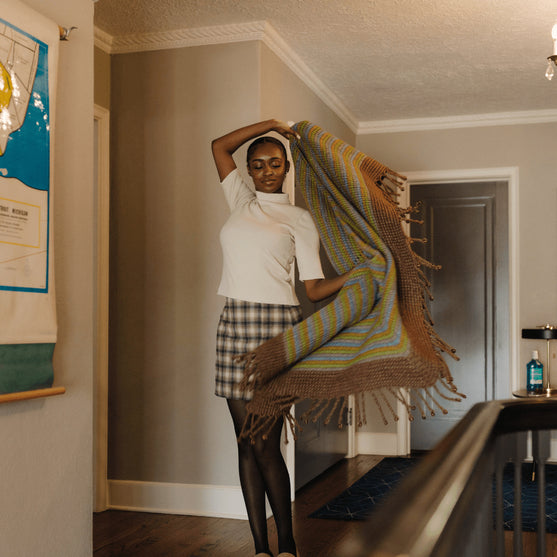 

Demeter - Schal mit Perlen
3