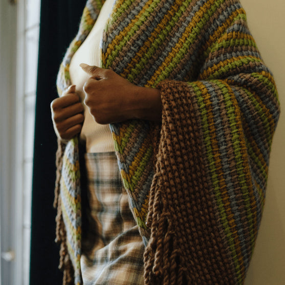 

Demeter - Schal mit Perlen
7