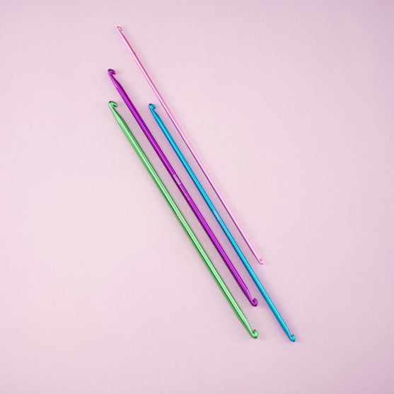 

Doppelte tunesische Häkelnadel aus Alu – 28 cm - Hobbii
4