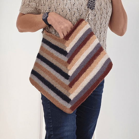 Layer-On-Layer - Gefilzte Tasche