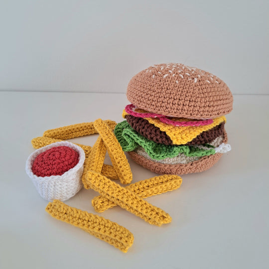 Hamburger und Pommes