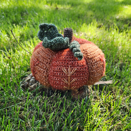 

Bestickter Herbstkürbis
2