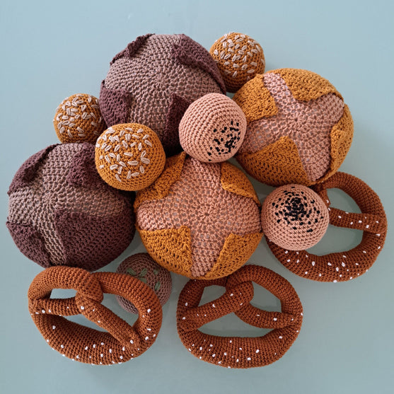 

Brot – Brötchen, Sauerteigbrot und Brezel
2