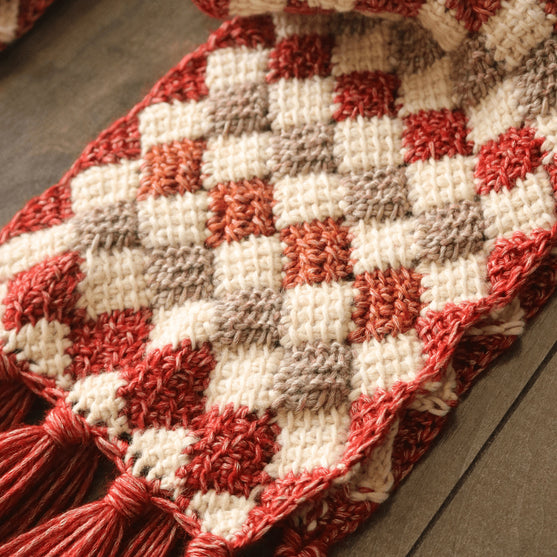 

The Bookish Scarf - Schal
5