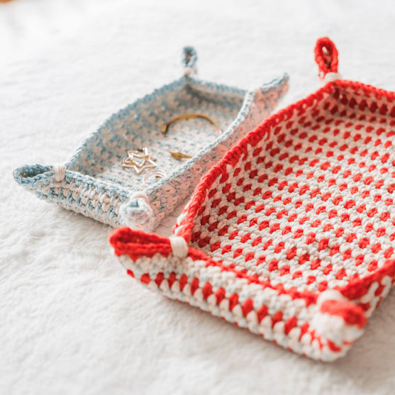 

Dreifarbige Tabletts
1