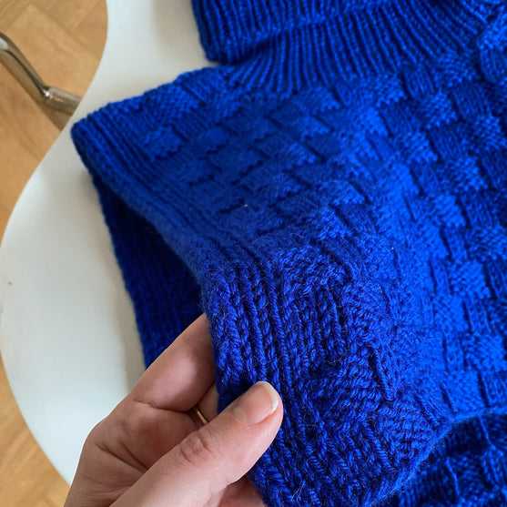 

Easy Square Neck 
4