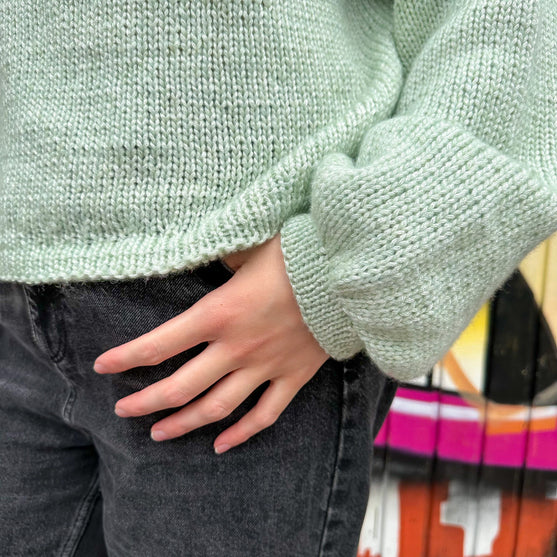 

Call Me Back - Pullover
12