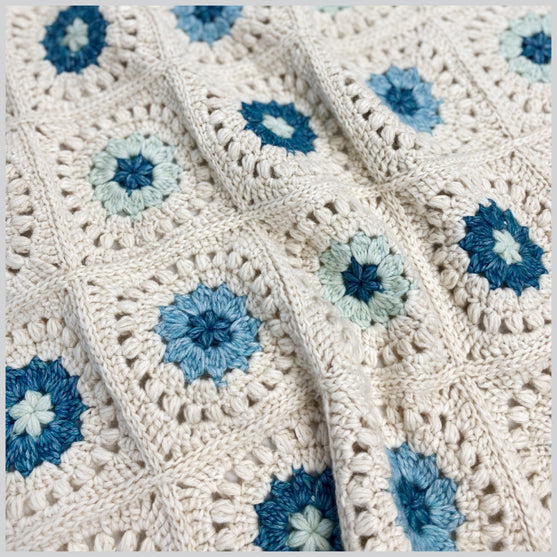 

Blossom Throw - Decke
3