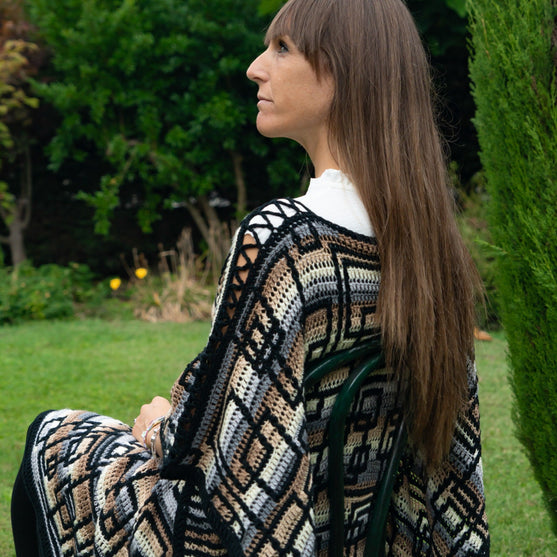 

Linked Symmetry - Poncho
9