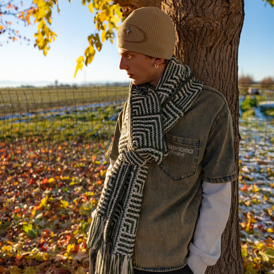 

Spellbound - Schal
18